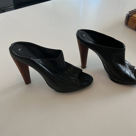 BCBG black mules great leather shoes size 6.5 - Picture 6 of 6